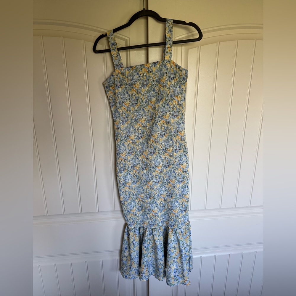 Chic Floral Maxi Dress in Blue and Yellow